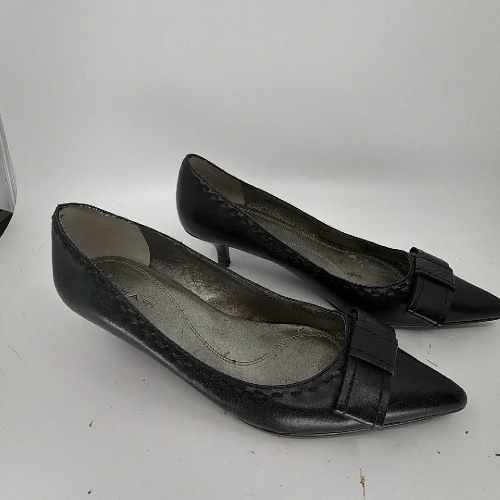 Tahari Munich Black Leather Bow Kitten Heel Pump